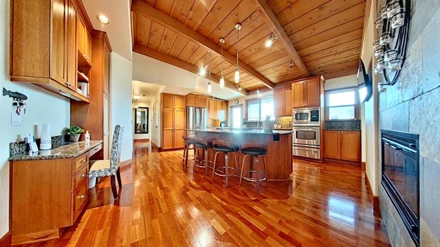 Detail Gallery Image 11 of 54 For 2195 Basswood Ave, Carlsbad,  CA 92008 - 3 Beds | 2 Baths