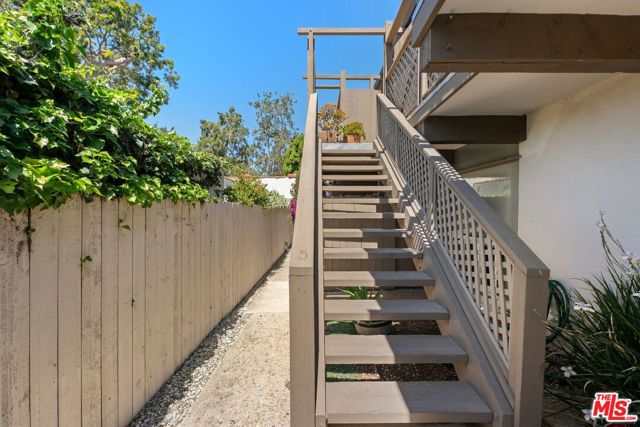 1044 Pacific Street photo 7
