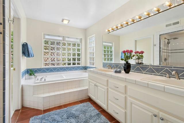17058 Cloudcroft Drive, Poway CA: https://media.crmls.org/mediaz/3bf5bea3-a150-4836-9715-06e246b9f9d9.jpg