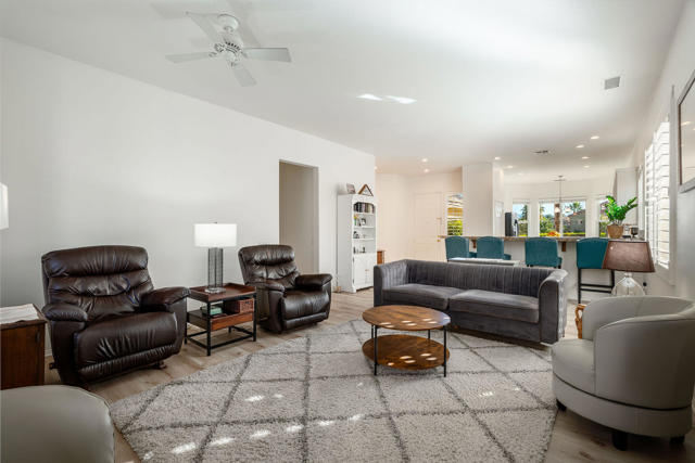 44719 Alexandria Vale, Indio CA: https://media.crmls.org/mediaz/3bf5c914-4af2-43c5-ae27-5f528e64f86a.jpg