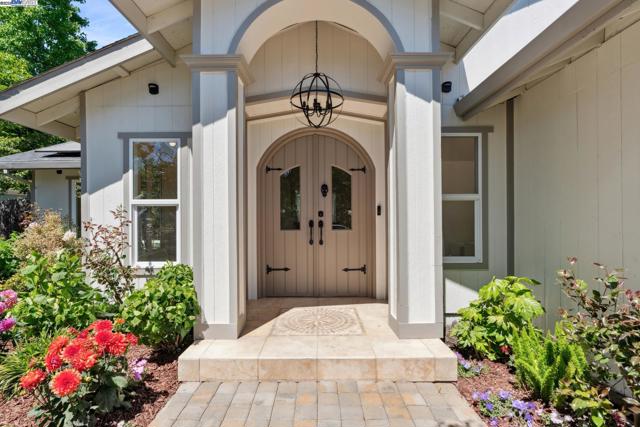 2643 Buena Vista Ave, Walnut Creek CA: https://media.crmls.org/mediaz/3bf69360-3704-4336-8bc6-cdf98b49cbc3.jpg