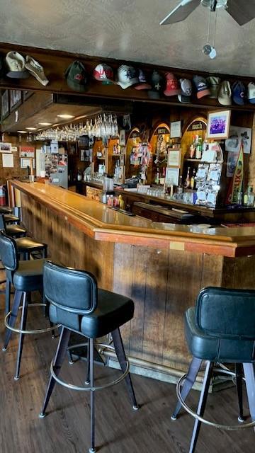 1183 1183 Mono Way, Sonora CA: https://media.crmls.org/mediaz/3bf6a242-4031-489f-959e-e3120197f22e.jpg