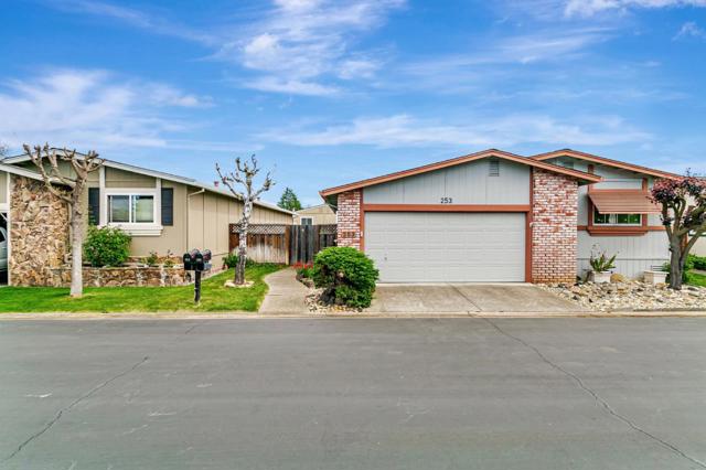 253 Forest Drive, Morgan Hill CA: https://media.crmls.org/mediaz/3bf72d43-b27d-4fa0-af15-6684f75fbda3.jpg