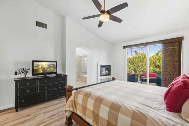 110 Celano Circle, Palm Desert CA: https://media.crmls.org/mediaz/3bf81cda-825d-4c6d-83f2-6dfeabd99d7a.jpg