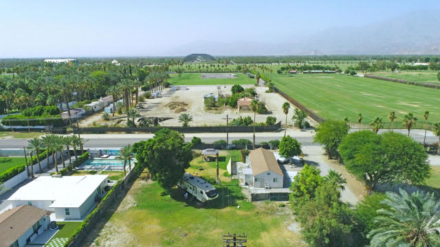 81514 Avenue 50, Indio CA: https://media.crmls.org/mediaz/3bf8bf6a-6e2f-4614-84fc-f41234f92680.jpg