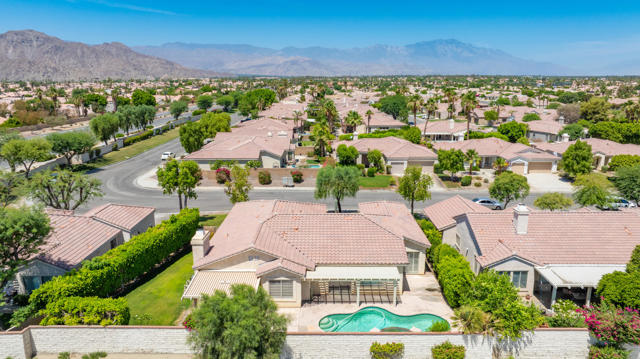 44950 Calle Santa Barbara, La Quinta CA: https://media.crmls.org/mediaz/3bf94e99-cf09-4445-a787-71fadc8cd3e9.jpg