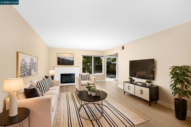 2848 Biddleford Dr, San Ramon CA: https://media.crmls.org/mediaz/3bf976c7-f51e-4be5-a8ec-af093c727c5e.jpg