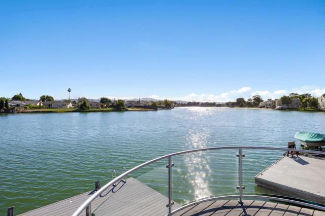464 Fathom Drive, San Mateo CA: https://media.crmls.org/mediaz/3bf9a08b-23aa-4d8d-9d56-e7a1973c5042.jpg