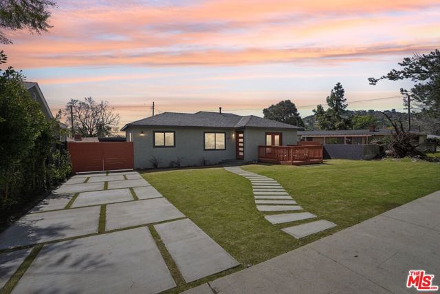 910 Arwin Street, Pasadena CA: https://media.crmls.org/mediaz/3bf9db97-6e57-4a1f-9b97-3241d5b0b1bd.jpg