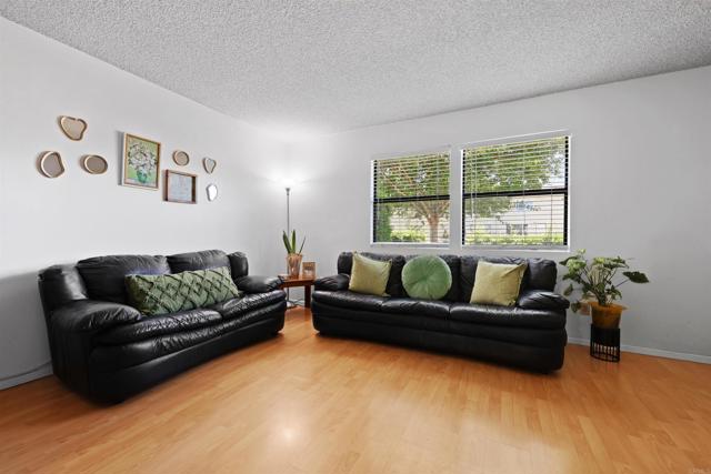 Detail Gallery Image 7 of 42 For 11935 Royal Rd #E,  El Cajon,  CA 92021 - 3 Beds | 1/2 Baths
