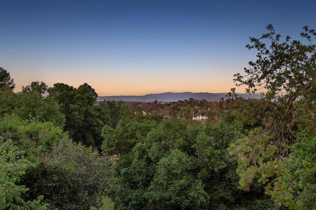 26896 Alejandro Drive, Los Altos Hills CA: https://media.crmls.org/mediaz/3bfab438-1564-4b1e-8f46-b1f4c80366d7.jpg