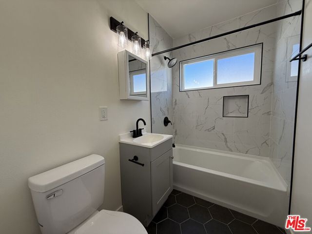 25226 Loytan Street, Torrance, California 90505, 2 Bedrooms Bedrooms, ,1 BathroomBathrooms,Residential Lease,Sold,Loytan,25575827