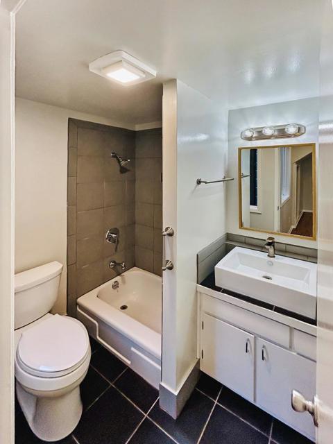 169 Brompton Avenue, San Francisco CA: https://media.crmls.org/mediaz/3bfba46d-485a-4ce8-88ce-9b095bf2f837.jpg