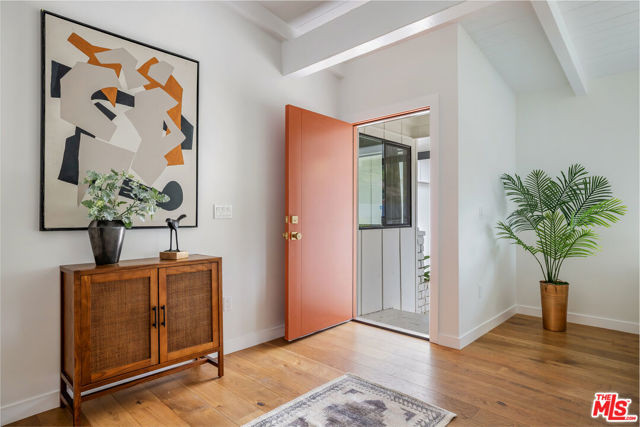841 Jacon Way photo 3
