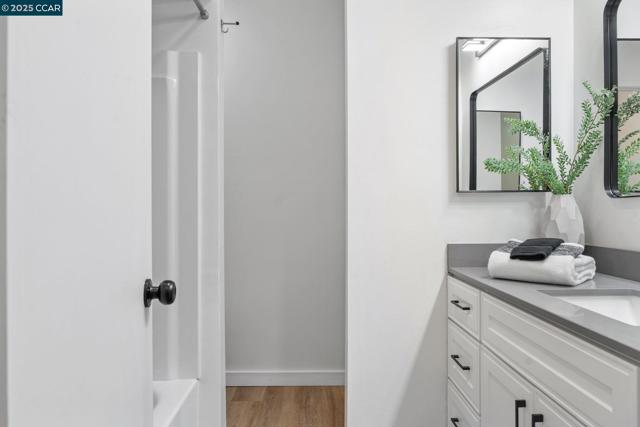 5514 Roundtree Dr, Concord CA: https://media.crmls.org/mediaz/3bfbeb79-859a-4b71-ab70-842fdec02014.jpg