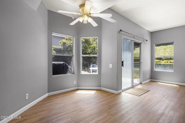 11928 Bubbling Brook Street, Moorpark CA: https://media.crmls.org/mediaz/3bfc04b9-e120-4e3d-9c1f-432c6b16807d.jpg