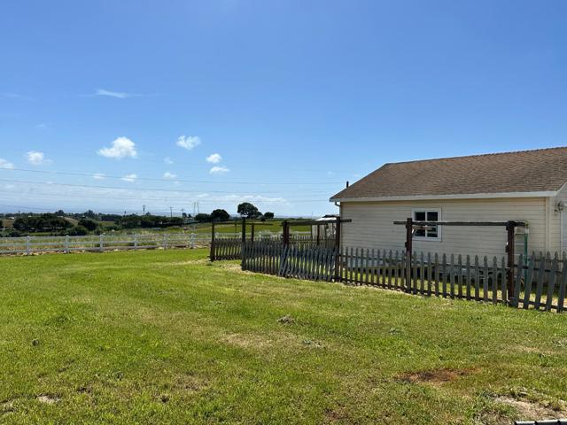 15570 Del Monte Farms Road, Castroville CA: https://media.crmls.org/mediaz/3bfc8286-c819-4481-af97-3e0788cd7222.jpg