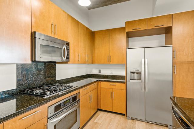 1050 Island Ave, San Diego CA: https://media.crmls.org/mediaz/3bfcdd19-f949-4670-9621-5fd0d58ba953.jpg