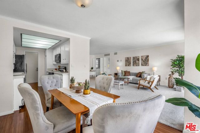 11965 Gorham Avenue, Los Angeles CA: https://media.crmls.org/mediaz/3bfdaece-8090-4c3e-a4f5-97e2b42f09f4.jpg