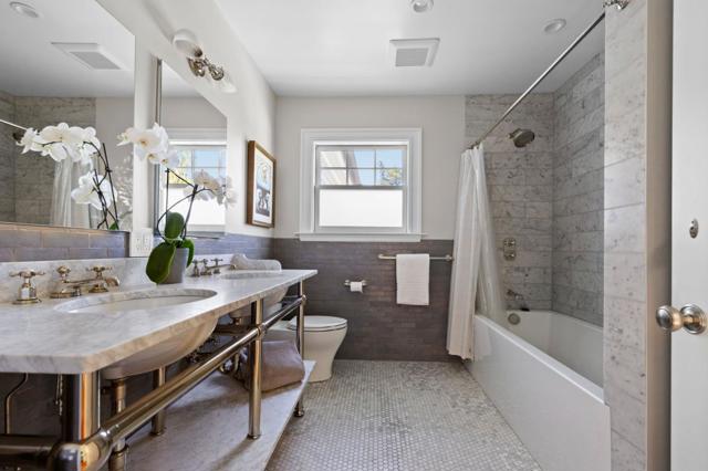 827 Walnut Avenue, Burlingame CA: https://media.crmls.org/mediaz/3bfe82f7-cb7a-4f28-8e25-302c7a50aea6.jpg