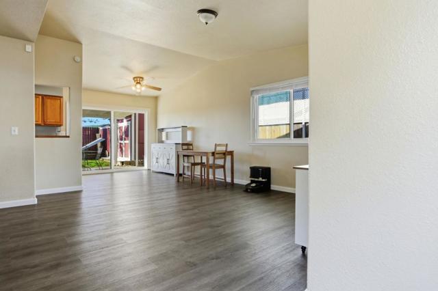 2048 Southwood Drive, Vacaville CA: https://media.crmls.org/mediaz/3bffc04d-d3df-4012-898a-3635dee122f4.jpg