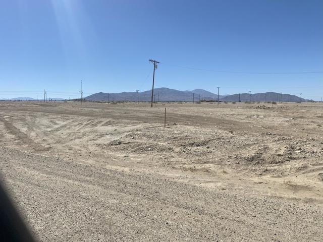 1364 Washington Avenue, Thermal CA: https://media.crmls.org/mediaz/3bfff178-4bde-4f60-8c04-9d86d8d45dc4.jpg