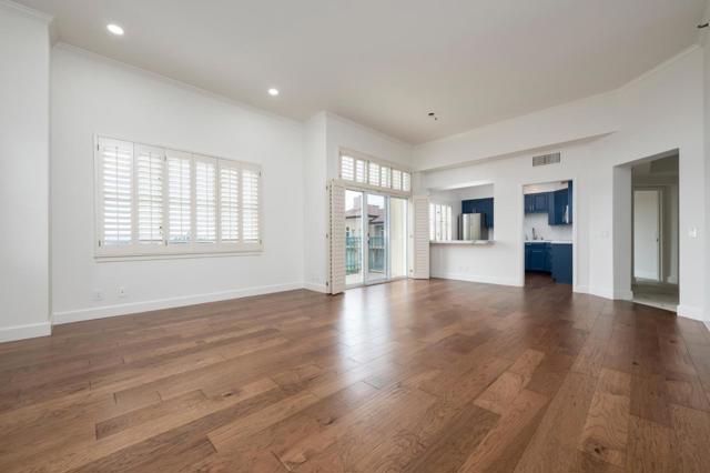 1 Baldwin Avenue, San Mateo CA: https://media.crmls.org/mediaz/3c000452-eed7-4306-9c93-2eae7fc7f163.jpg