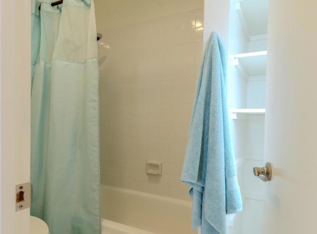 262 Beachview Avenue, Pacifica CA: https://media.crmls.org/mediaz/3c00f914-14cd-42b0-9ec0-5a46c4859c8e.jpg