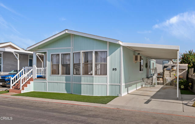 Detail Gallery Image 1 of 24 For 95 Camino Algarve #95,  Camarillo,  CA 93012 - 2 Beds | 2 Baths