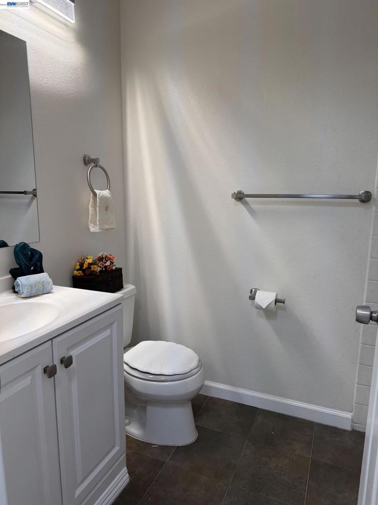 https://media.crmls.org/mediaz/3c01a6f4-56d6-44ce-b1b2-0a8b9b2880b2.jpg?preset=X-Large