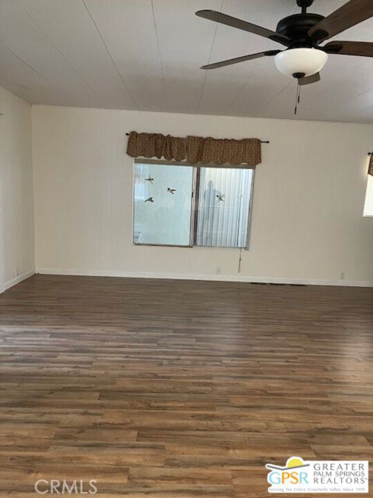 1273 Basswood Way, Hemet CA: https://media.crmls.org/mediaz/3c02f38b-90fa-4370-a103-2bfaf470ab49.jpg