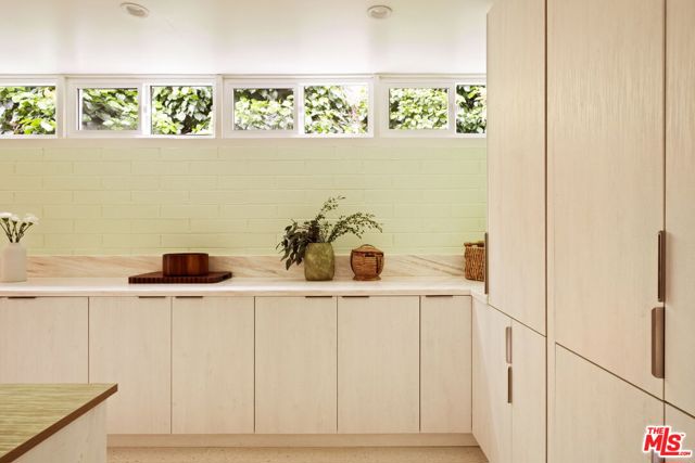 laundry room / pantry
