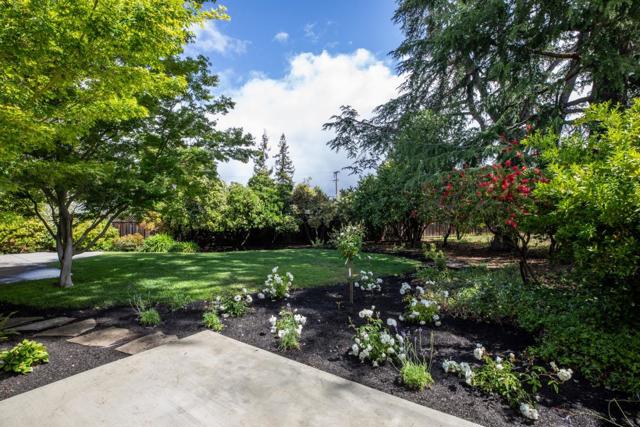 945 Carmel Court, Los Altos CA: https://media.crmls.org/mediaz/3c031b08-8789-4ed0-89a2-429bbde8d5ae.jpg