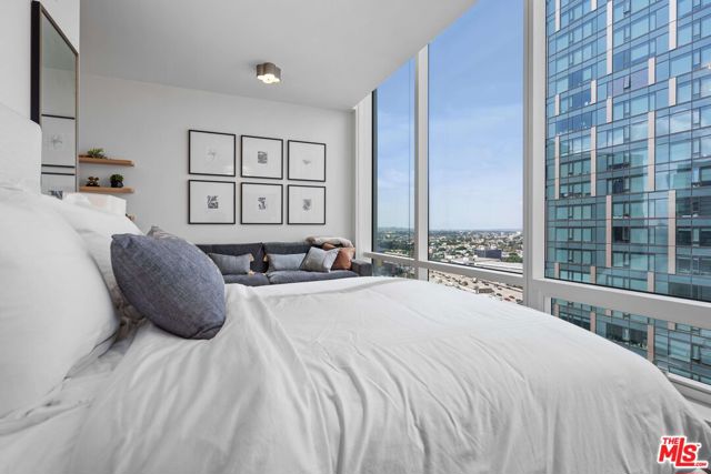 877 Francisco Street, Los Angeles CA: https://media.crmls.org/mediaz/3c034899-8897-44f6-8070-772962725355.jpg