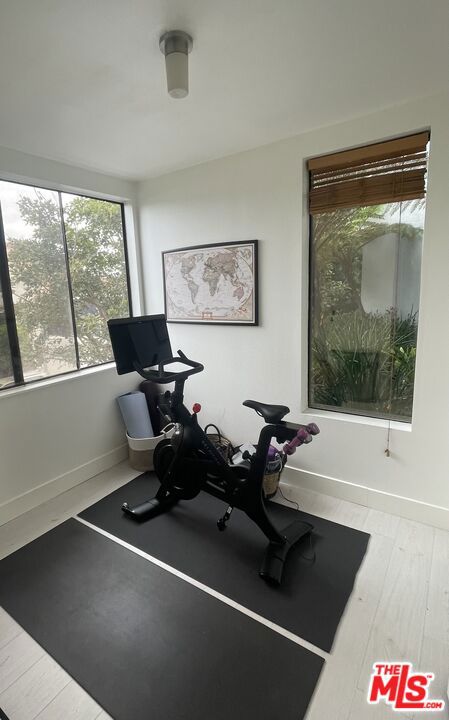 2950 Neilson Way, Santa Monica CA: https://media.crmls.org/mediaz/3c034a6b-9fa7-4949-aba3-aef92467711b.jpg