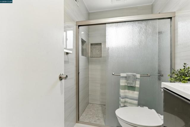 1015 Falcon Dr, Vallejo CA: https://media.crmls.org/mediaz/3c04d127-f0af-4f61-aba6-b87594d21094.jpg