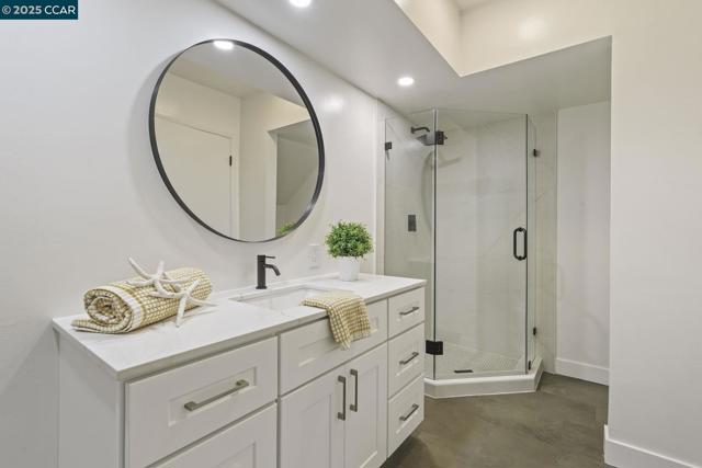 3233 Lucas Circle, Lafayette CA: https://media.crmls.org/mediaz/3c058332-451a-4f76-af57-287947ebd011.jpg