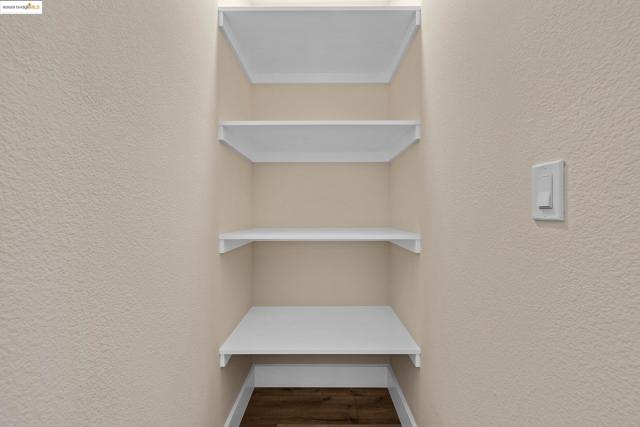 1047 59th Street, Oakland CA: https://media.crmls.org/mediaz/3c05df05-b1f0-4f21-ae86-aba60c41f65f.jpg