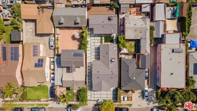 5530 Geer Avenue, Los Angeles CA: https://media.crmls.org/mediaz/3c062a8f-e4d9-4a63-a655-f2f8be0cc352.jpg