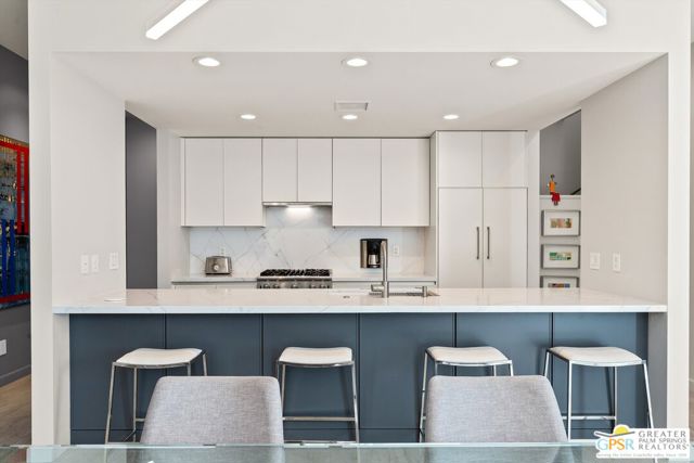 1062 Hunter Drive, Palm Springs CA: https://media.crmls.org/mediaz/3c065425-f1a3-47be-95aa-6b7488595ad0.jpg