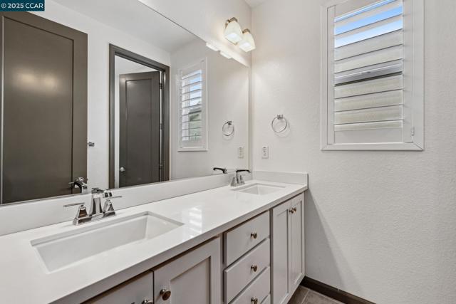 5826 Noba Rd, Dublin CA: https://media.crmls.org/mediaz/3c065dd2-6c8b-4c2a-b83a-b5c8cb33e118.jpg