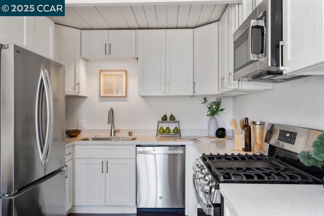 1275 Frances Rd, San Pablo CA: https://media.crmls.org/mediaz/3c06c3a4-843a-48d1-b93f-54b3b5f5823f.jpg