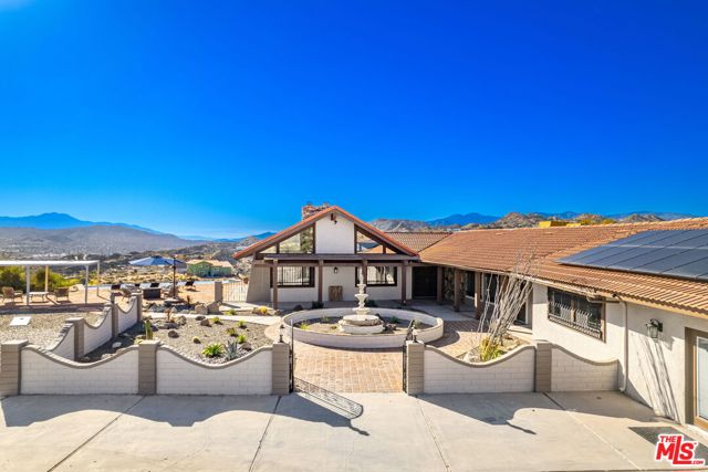 57387 San Juan Road, Yucca Valley CA: https://media.crmls.org/mediaz/3c071ce5-3bae-43a5-9a00-01ca2b2ac0ae.jpg