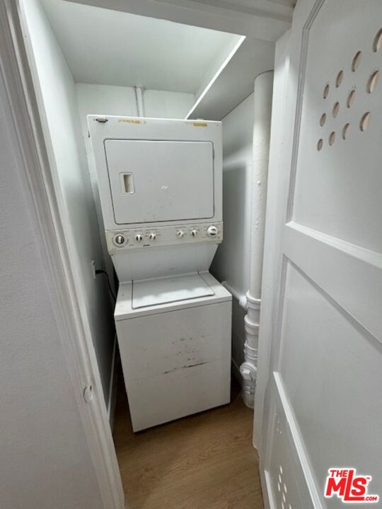 8732 Dorrington Avenue, West Hollywood CA: https://media.crmls.org/mediaz/3c0737f9-777f-4861-bd98-1972487772b8.jpg