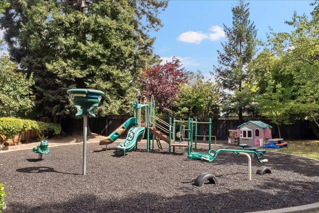 99 Sherland Avenue, Mountain View CA: https://media.crmls.org/mediaz/3c07ca28-72bb-48ec-94bb-d5b762b061ea.jpg