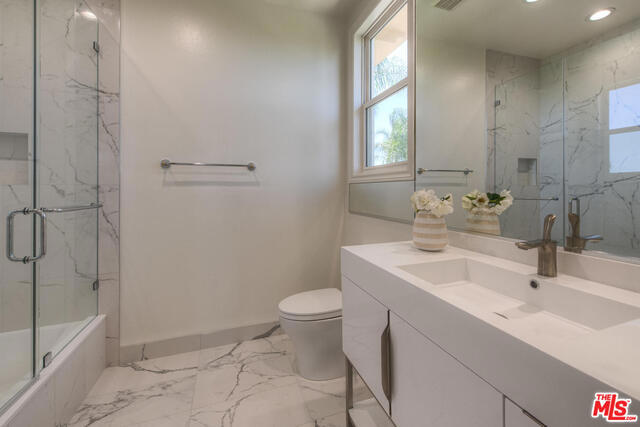 3791 WINFORD Drive, Tarzana CA: https://media.crmls.org/mediaz/3c07e51c-ef83-4819-ac5f-a19f460af8d4.jpg