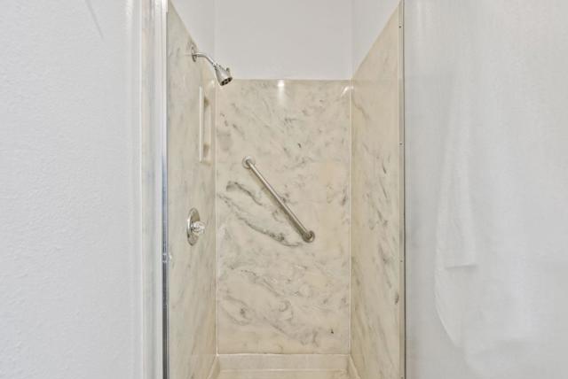 1910 Arrowhead Drive, Oakland CA: https://media.crmls.org/mediaz/3c084376-58d5-4721-8721-8797a74062bd.jpg