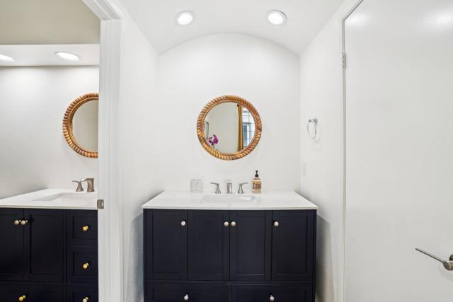 110 Celano Circle, Palm Desert CA: https://media.crmls.org/mediaz/3c0906bc-66a8-463c-a5f7-b6ebd7f124bd.jpg