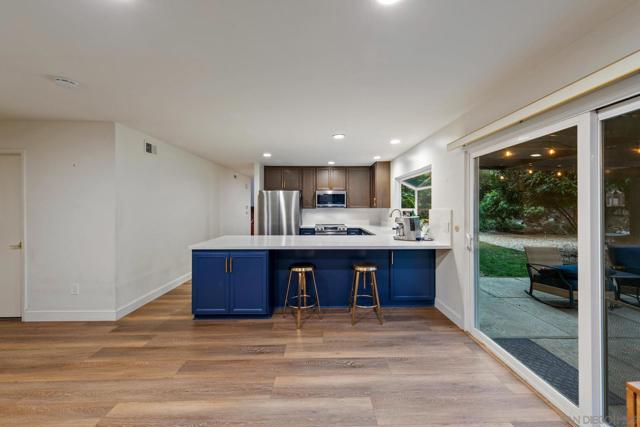 1554 Traveld Way, Encinitas CA: https://media.crmls.org/mediaz/3c09bef4-c2fe-47a4-a64d-e2652362b296.jpg