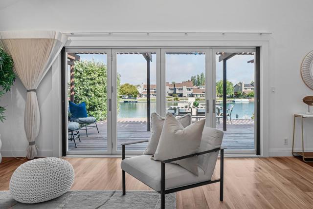 707 Santa Cruz Lane, Foster City CA: https://media.crmls.org/mediaz/3c09f9b9-1953-4f4e-9ab2-a6821fbe1893.jpg